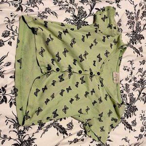 Butterfly button up top